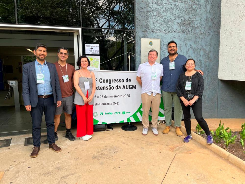 Los representantes de la comunidad U. de Chile en el Congreso de Extensión: Fernando Gaspar, Nicolás Peña, Alejadra Botinelli, Fabián Retamal, Patricio Bustamante y Mariela Ravanal.
